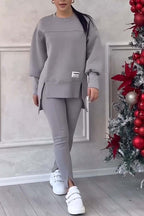 Agata | Bluza oversize z rozcięciami i legginsy, dwuczęściowy zestaw domowy dla kobiet | Rokishi
