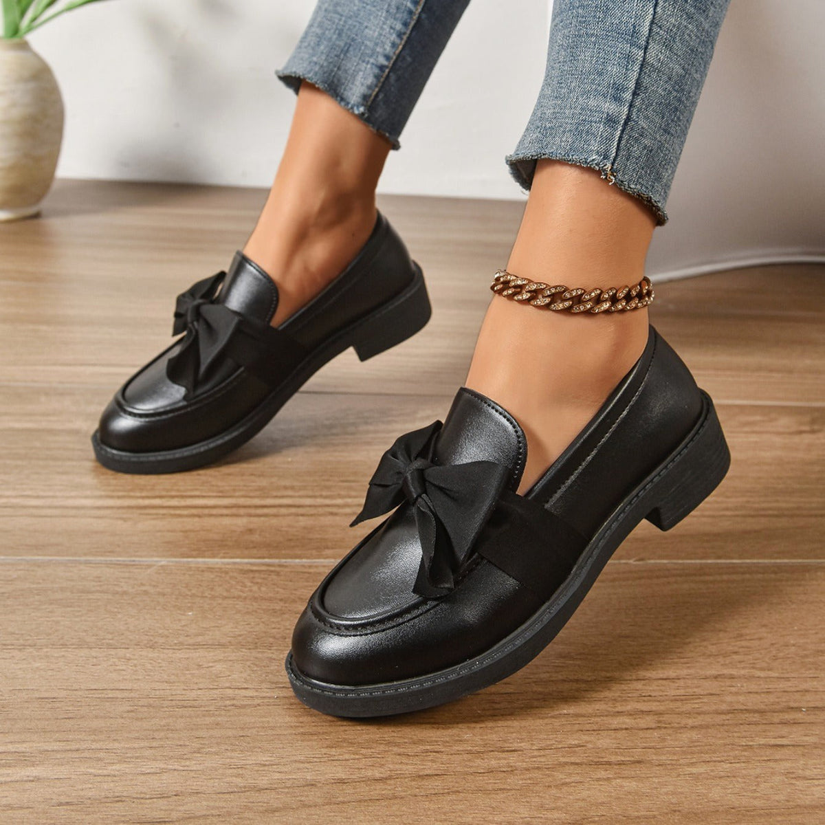 Aleksandra | Damskie buty wsuwane (slip-on) na platformie, z okrągłym noskiem i ozdobnym węzłem | Rokishi