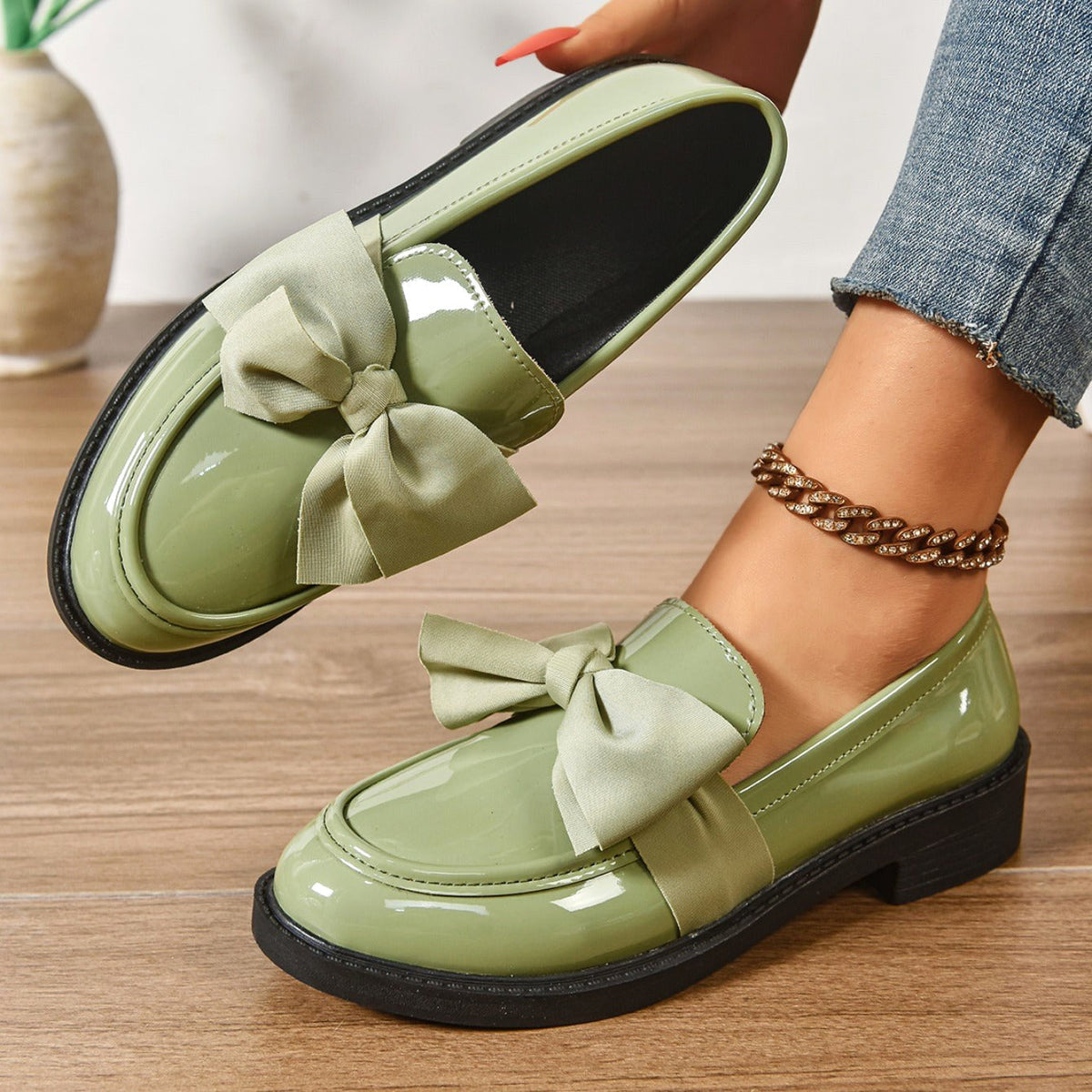 Aleksandra | Damskie buty wsuwane (slip-on) na platformie, z okrągłym noskiem i ozdobnym węzłem | Rokishi