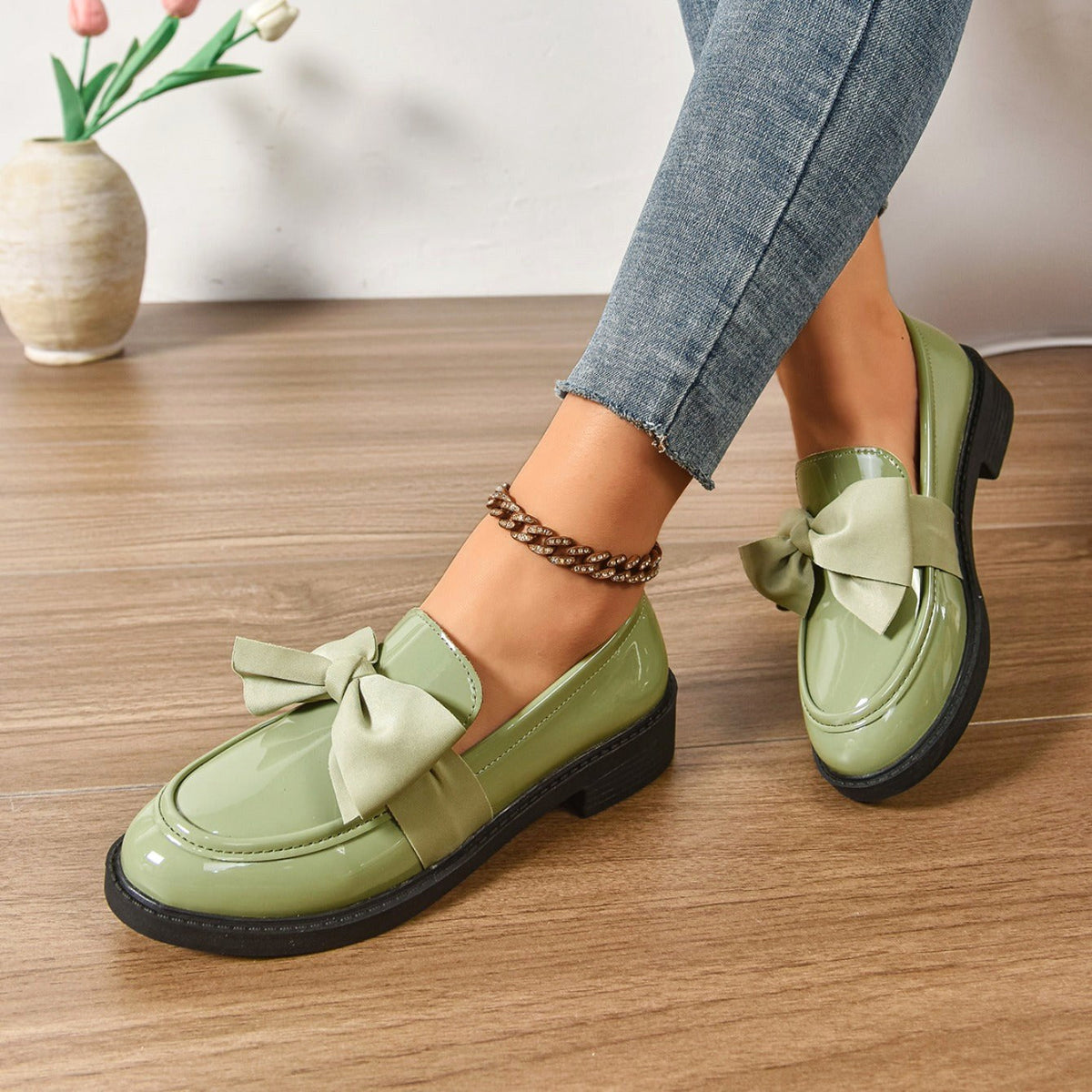 Aleksandra | Damskie buty wsuwane (slip-on) na platformie, z okrągłym noskiem i ozdobnym węzłem | Rokishi