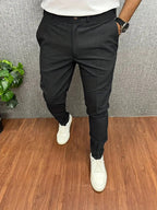 Dariusz | Męskie spodnie o kroju slim fit ze zwężanymi nogawkami, eleganckie spodnie biznesowe | Rokishi