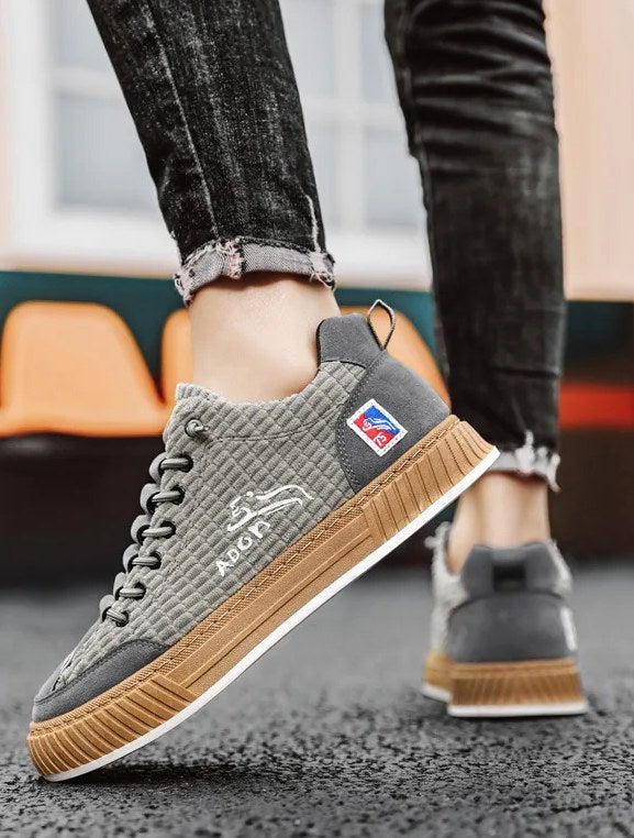 Igor | Męskie sneakersy sznurowane z pikowaną cholewką i masywną podeszwą | Rokishi